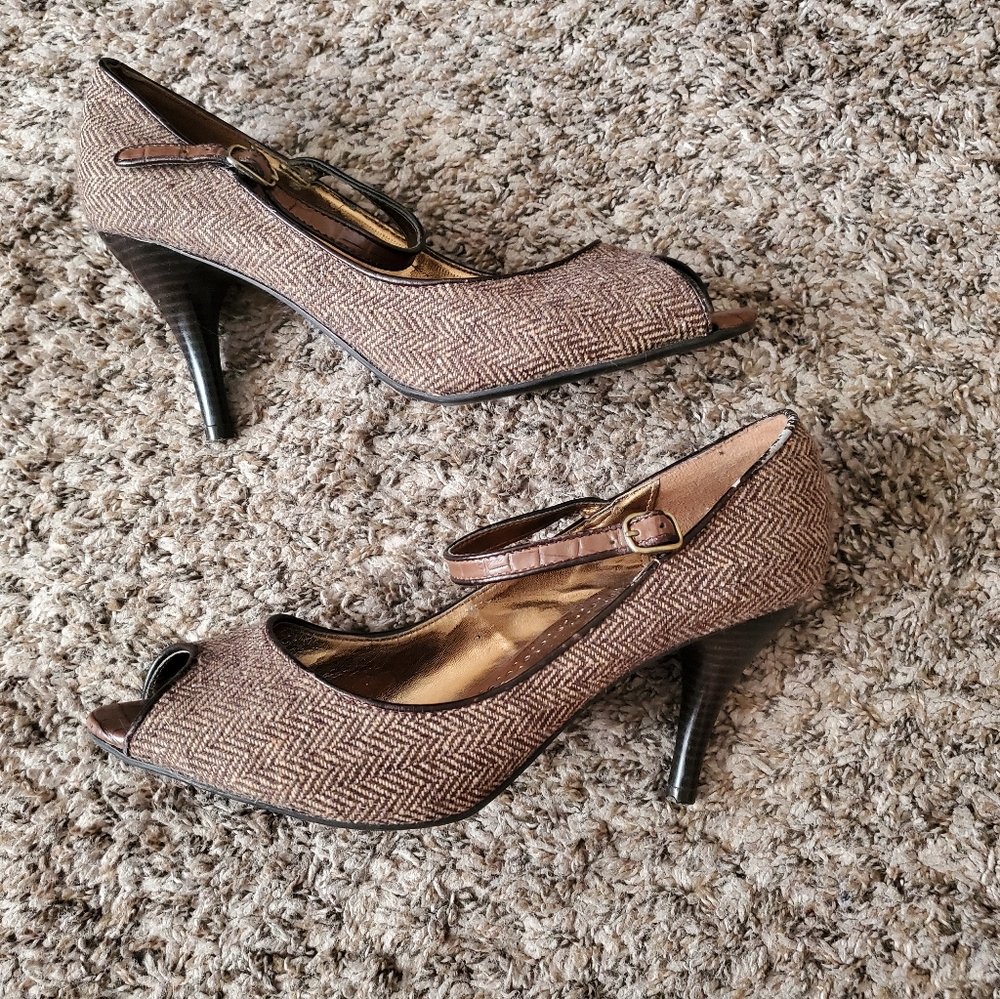 Brown Tweed 3 inch Mary Jane Heels with Peeptoe Size 8.5 W